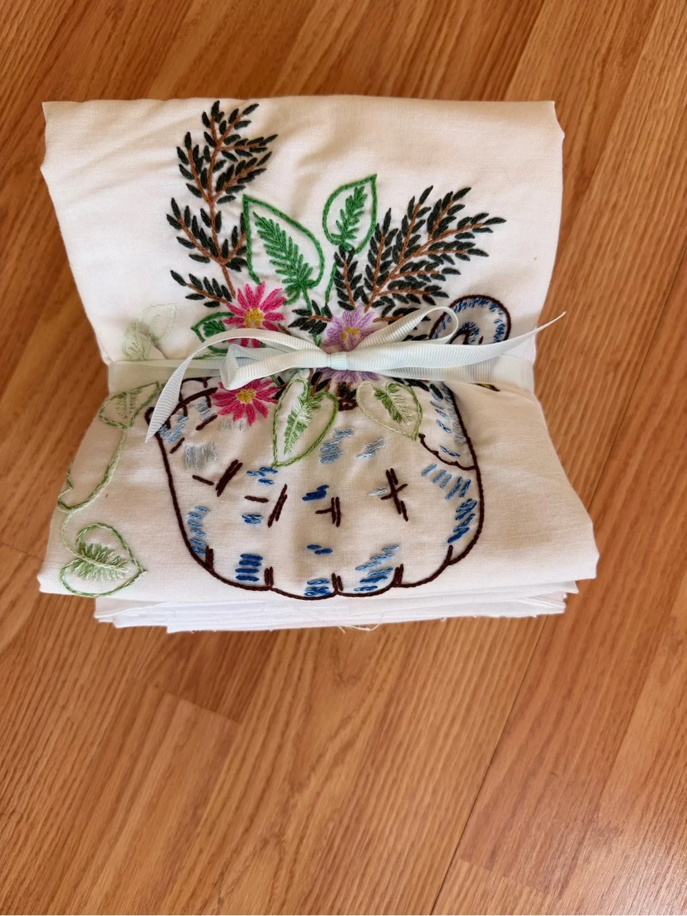 Vintage Embroidered Floral Pillowcases- White-set of 8